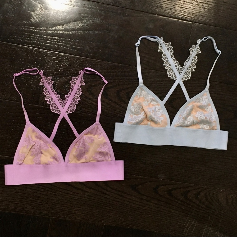 2 Rare VS PINK Lacey Bras - Picture 1 of 16